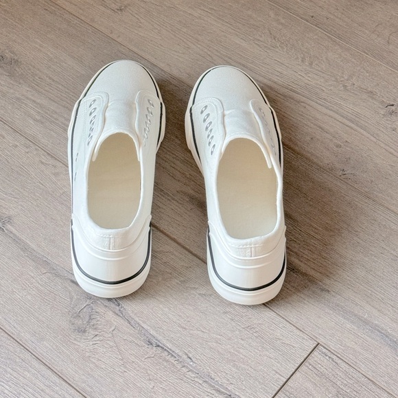 Canvas Slip On Sneaker NWT - Picture 3 of 6